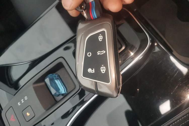 Used Dongfeng Aeolus Mage 2024 Honor Edition 1.5T Luxury Model Vehicle Key