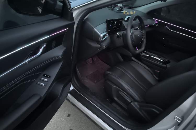 Used Dongfeng Aeolus Mage 2024 Honor Edition 1.5T Fashion Model Driver Seat