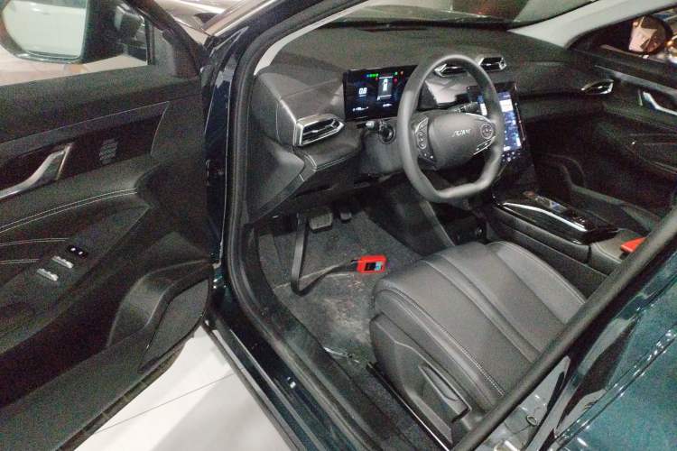 Used Dongfeng Aeolus Mage 2024 Honor Edition 1.5T Fashion Model Driver Seat