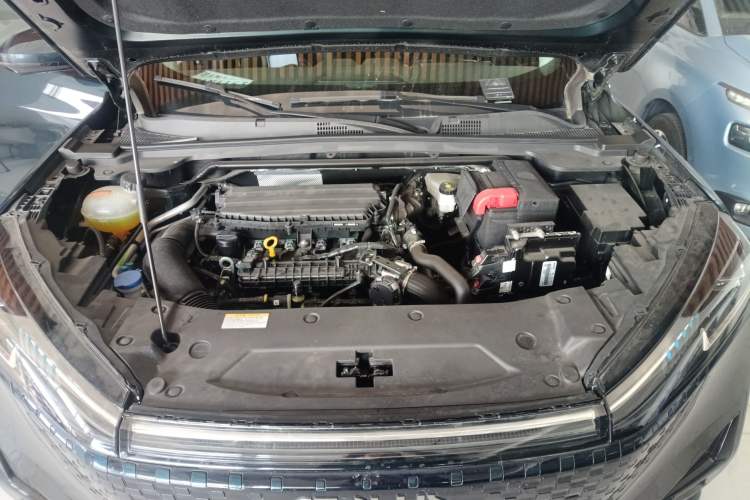 Used Dongfeng Aeolus Mage 2024 Honor Edition 1.5T Fashion Model Engine Bay