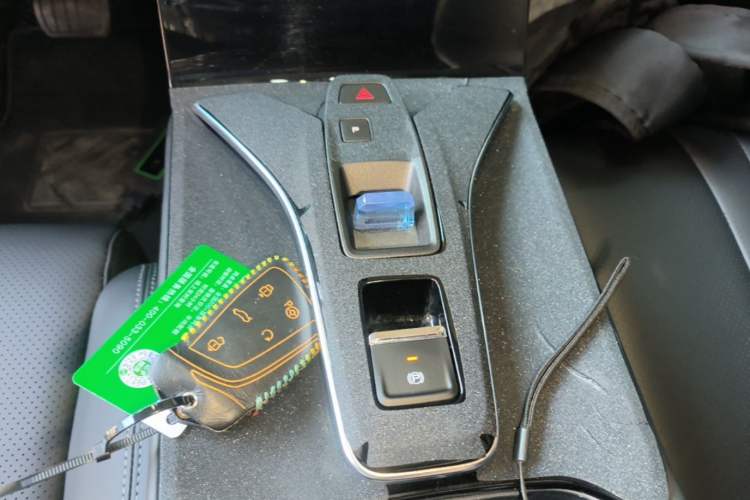 Used Dongfeng Aeolus Mage 2024 HONOR Edition DH-i 1.5T Luxury Model Gear Lever
