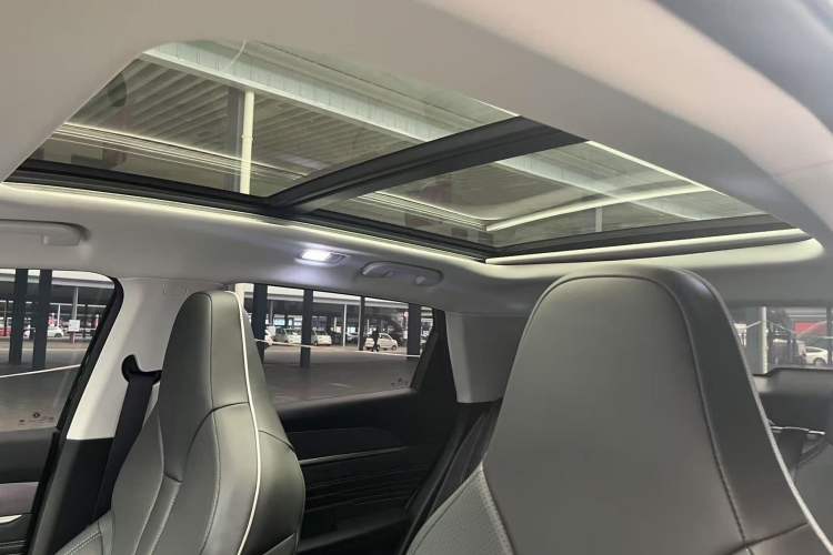 Used Dongfeng Aeolus Mage 2024 Honor Edition 1.5T Fashion Model Headliner