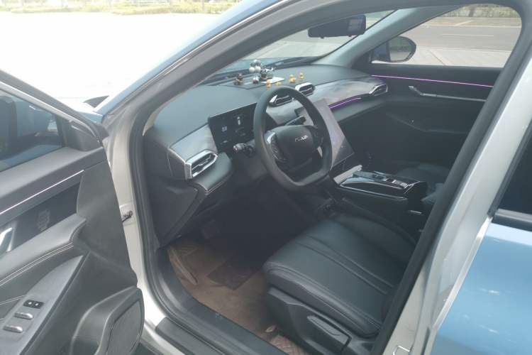 Used Dongfeng Aeolus Mage 2024 Honor Edition 1.5T Fashion Model Interior 2
