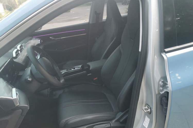 Used Dongfeng Aeolus Mage 2024 Honor Edition 1.5T Fashion Model Left Front Seat