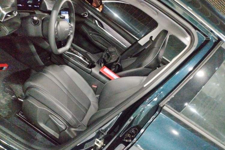 Used Dongfeng Aeolus Mage 2024 Honor Edition 1.5T Fashion Model Left Front Seat