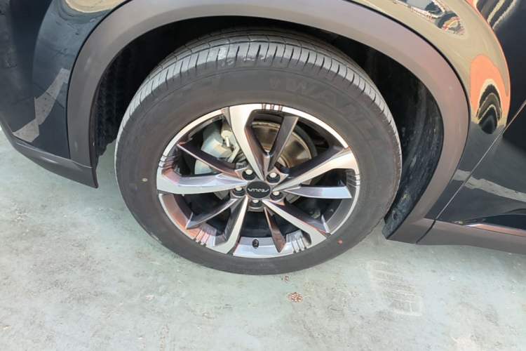 Used Dongfeng Aeolus Mage 2024 HONOR Edition DH-i 1.5T Luxury Model Left Front Wheel Hub