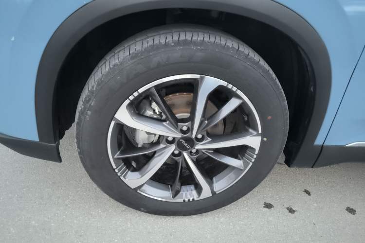 Used Dongfeng Aeolus Mage 2024 Honor Edition 1.5T Fashion Model Left Front Wheel Hub