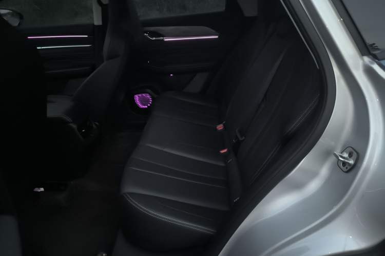 Used Dongfeng Aeolus Mage 2024 Honor Edition 1.5T Fashion Model Left Rear Seat
