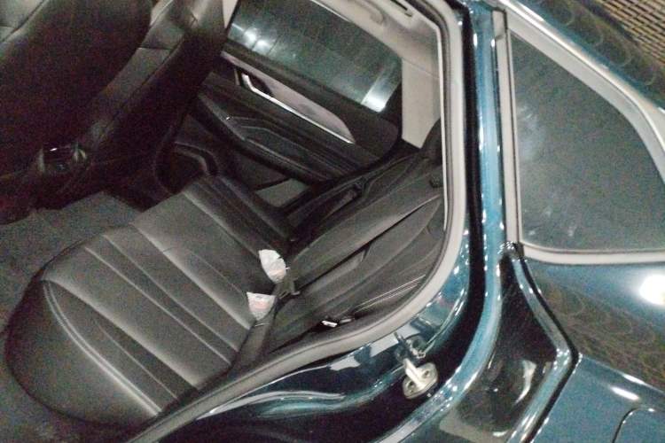 Used Dongfeng Aeolus Mage 2024 Honor Edition 1.5T Fashion Model Left Rear Seat