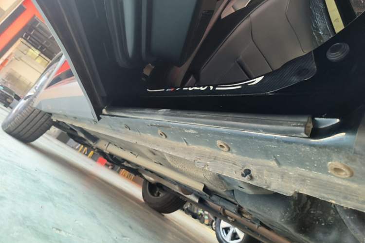 Used Dongfeng Aeolus Mage 2024 HONOR Edition DH-i 1.5T Luxury Model Left Side Sill