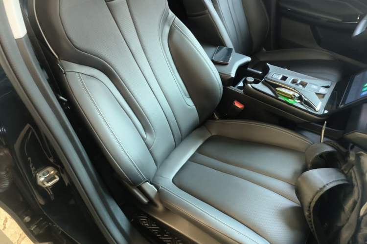 Used Dongfeng Aeolus Mage 2024 HONOR Edition DH-i 1.5T Luxury Model Right Front Seat
