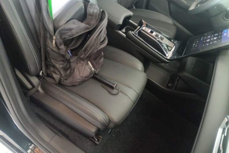 Used Dongfeng Aeolus Mage 2024 Honor Edition 1.5T Fashion Model Right Front Seat