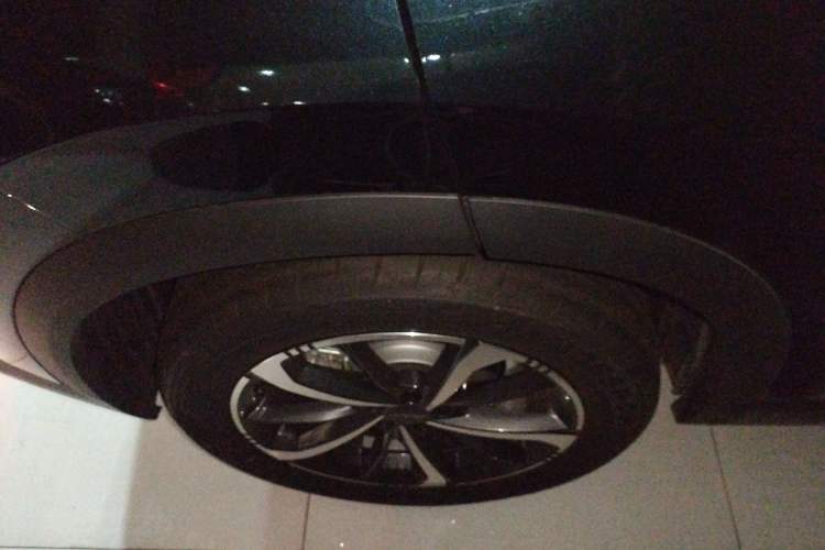 Used Dongfeng Aeolus Mage 2024 Honor Edition 1.5T Fashion Model Right Rear Wheel Hub