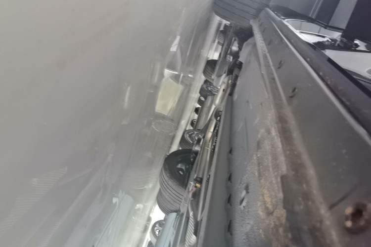 Used Dongfeng Aeolus Mage 2024 Honor Edition 1.5T Premium Model Right Side Sill