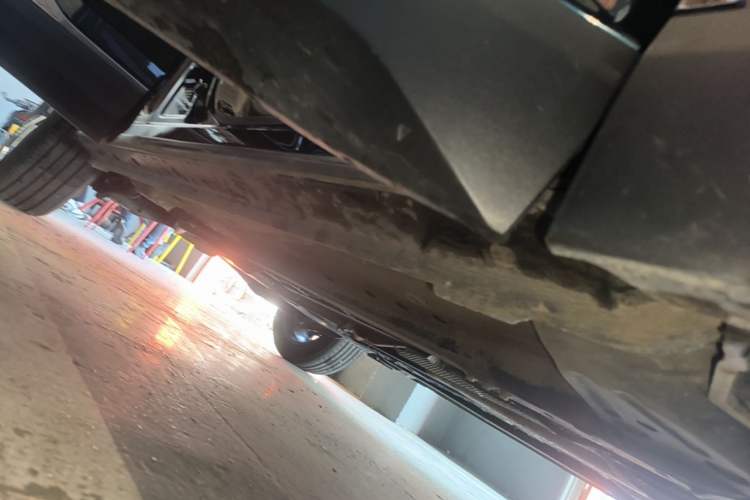 Used Dongfeng Aeolus Mage 2024 HONOR Edition DH-i 1.5T Luxury Model Right Side Sill