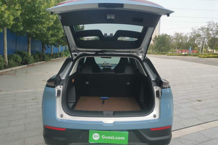 Used Dongfeng Aeolus Mage 2024 Honor Edition 1.5T Fashion Model Trunk