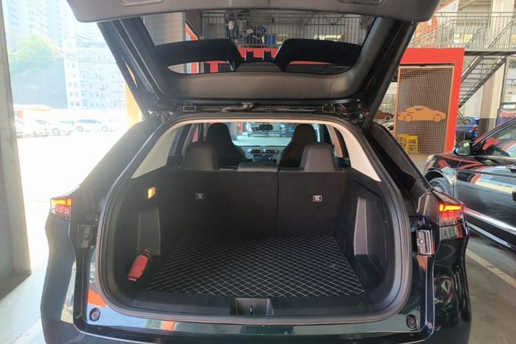 Used Dongfeng Aeolus Mage 2024 HONOR Edition DH-i 1.5T Luxury Model Trunk