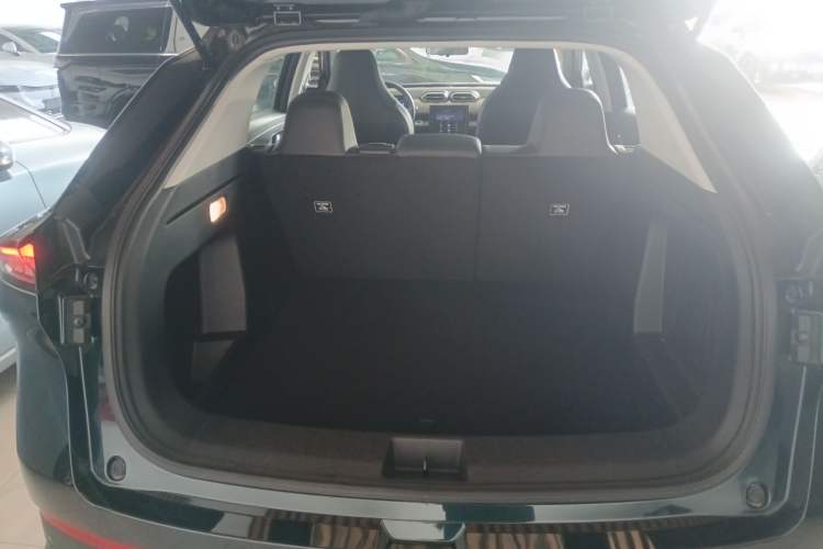 Used Dongfeng Aeolus Mage 2024 Honor Edition 1.5T Fashion Model Trunk