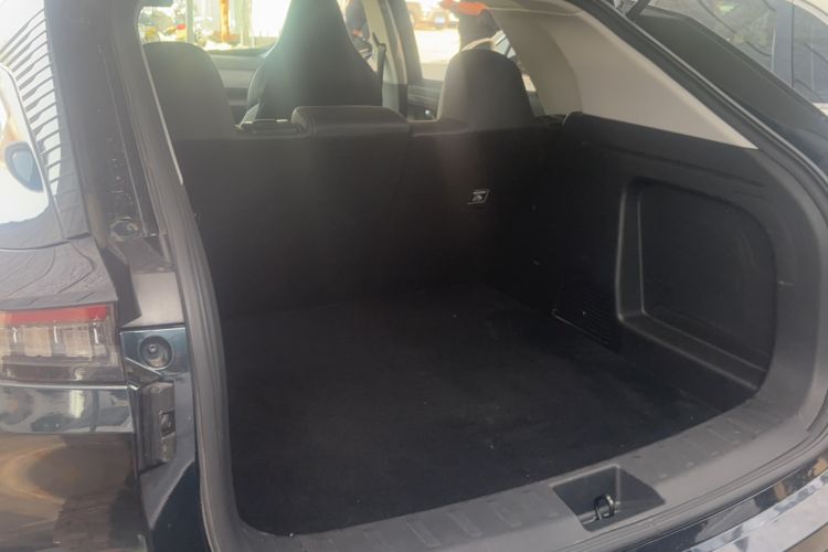 Used Dongfeng Aeolus Mage 2024 Honor Edition 1.5T Fashion Model Trunk