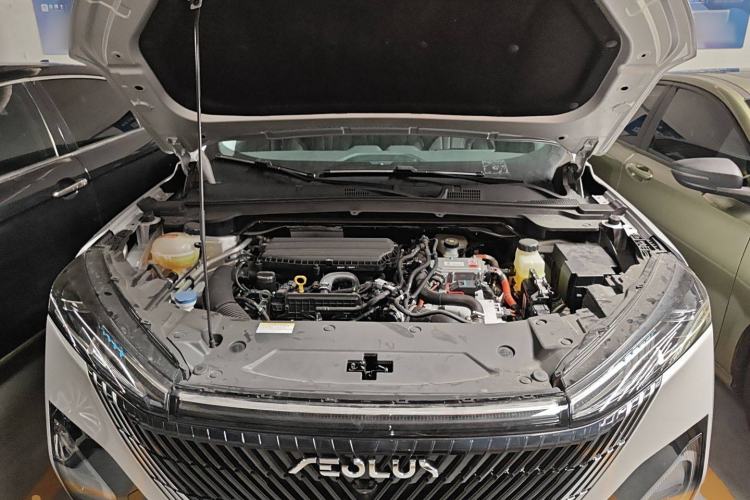 Used Dongfeng Aeolus Mage 2024 HONOR Edition DH-i 1.5T Luxury Model Engine Bay