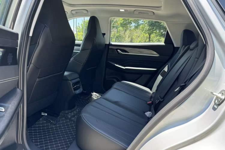 Used Dongfeng Aeolus Mage 2024 HONOR Edition DH-i 1.5T Luxury Model Interior 4