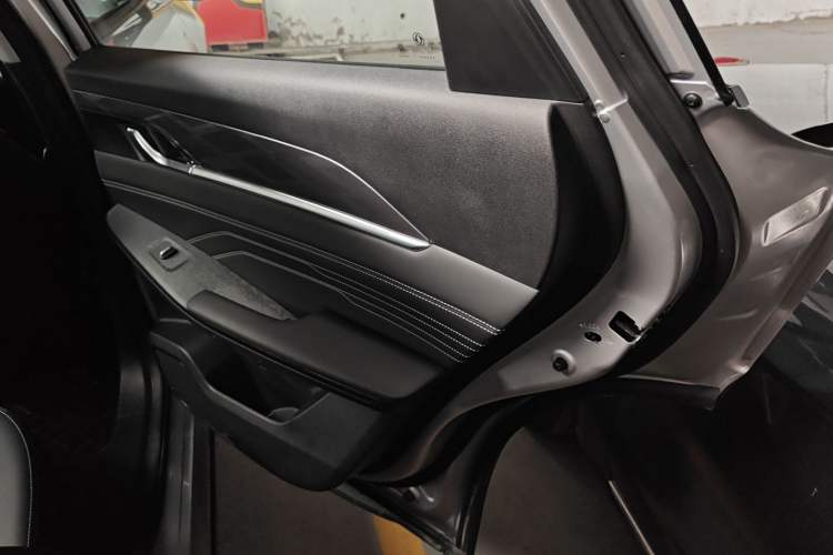 Used Dongfeng Aeolus Mage 2024 HONOR Edition DH-i 1.5T Luxury Model Interior 6