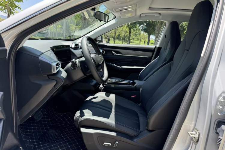 Used Dongfeng Aeolus Mage 2024 HONOR Edition DH-i 1.5T Luxury Model Left Front Seat