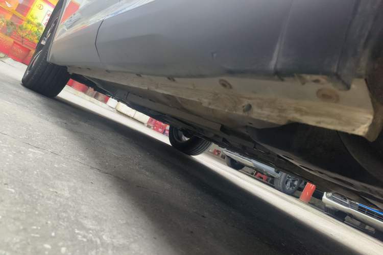 Used Dongfeng Aeolus Mage 2024 Honor Edition 1.5T Luxury Model Left Side Sill