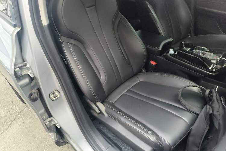 Used Dongfeng Aeolus Mage 2024 Honor Edition 1.5T Luxury Model Right Front Seat