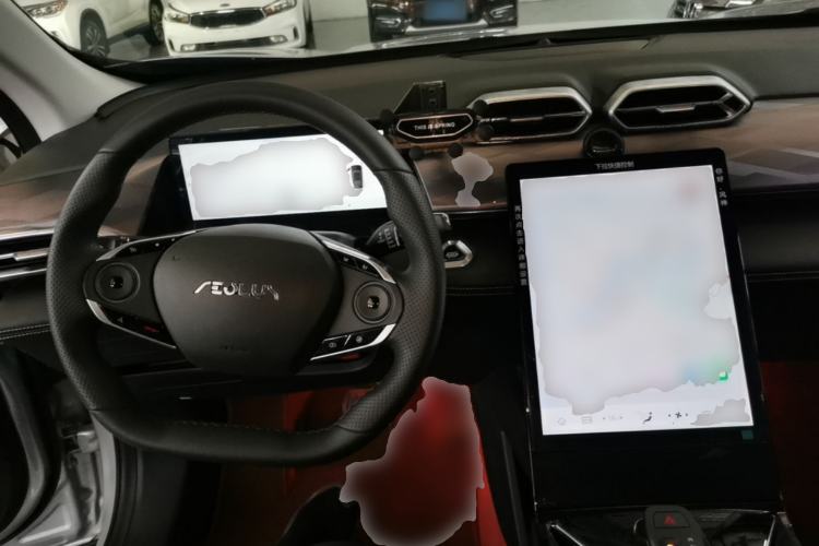 Used Dongfeng Aeolus Mage 2024 Honor Edition 1.5T Luxury Model Center Console