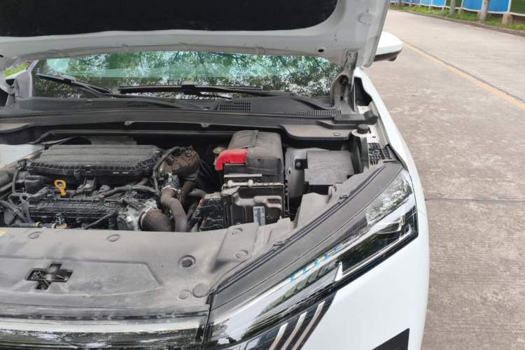 Used Dongfeng Aeolus Mage 2024 Honor Edition 1.5T Luxury Model Engine Bay Left