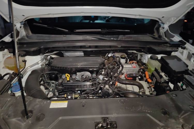 Used Dongfeng Aeolus Mage 2024 HONOR Edition DH-i 1.5T Luxury Model Engine Bay
