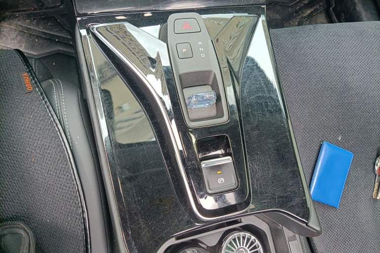 Used Dongfeng Aeolus Mage 2024 Honor Edition DH-i 1.5T Premium Model Gear Lever