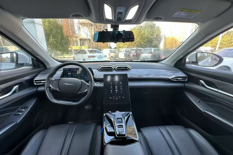 Used Dongfeng Aeolus Mage 2024 Honor Edition 1.5T Fashion Model Interior 2