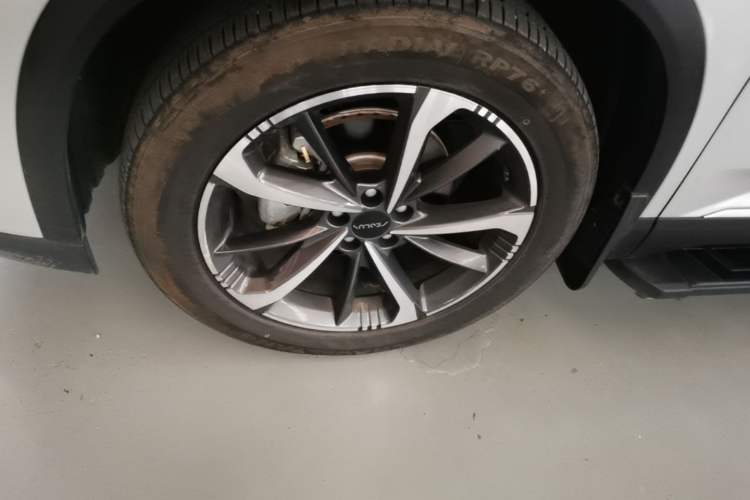 Used Dongfeng Aeolus Mage 2024 Honor Edition 1.5T Luxury Model Left Front Wheel Hub