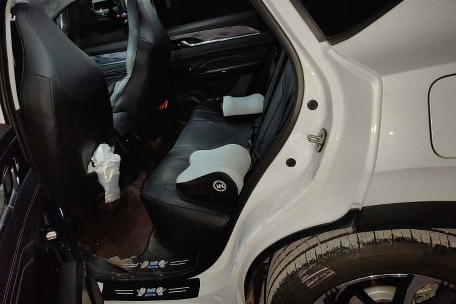 Used Dongfeng Aeolus Mage 2024 HONOR Edition DH-i 1.5T Luxury Model Left Rear Seat