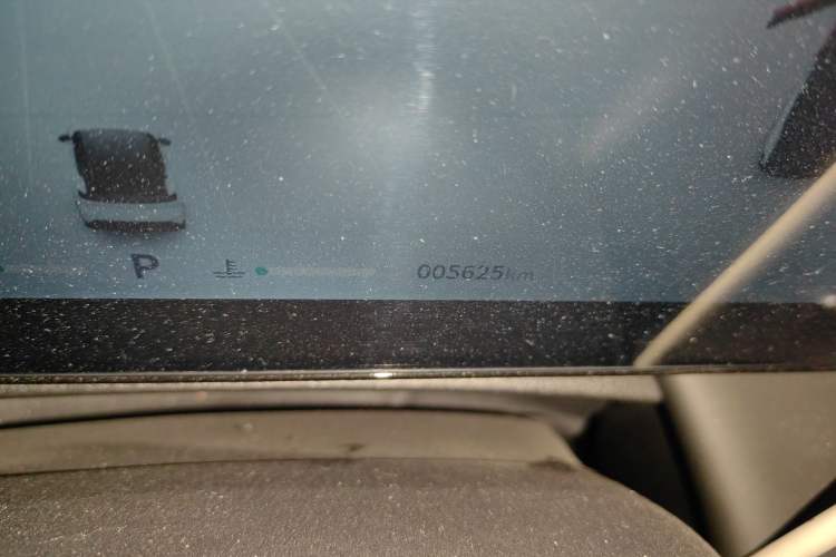 Used Dongfeng Aeolus Mage 2024 HONOR Edition DH-i 1.5T Luxury Model Odometer Close Up