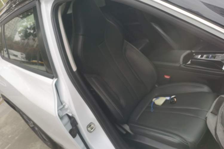Used Dongfeng Aeolus Mage 2024 Honor Edition 1.5T Fashion Model Right Front Seat