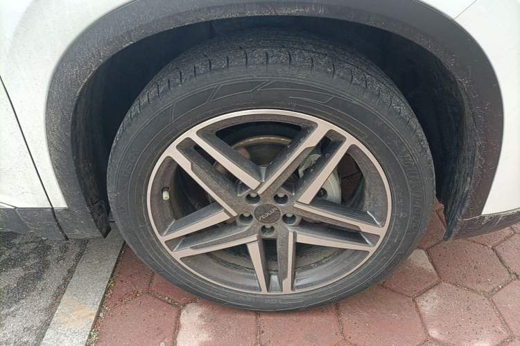 Used Dongfeng Aeolus Mage 2024 Honor Edition DH-i 1.5T Premium Model Right Front Wheel Hub