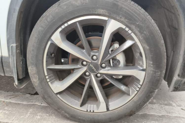 Used Dongfeng Aeolus Mage 2024 Honor Edition 1.5T Luxury Model Right Front Wheel Hub