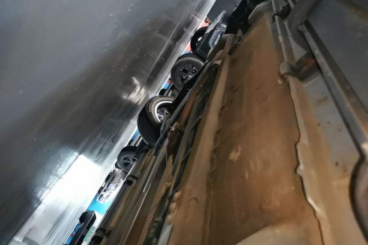 Used Dongfeng Aeolus Mage 2024 Honor Edition 1.5T Luxury Model Right Side Sill