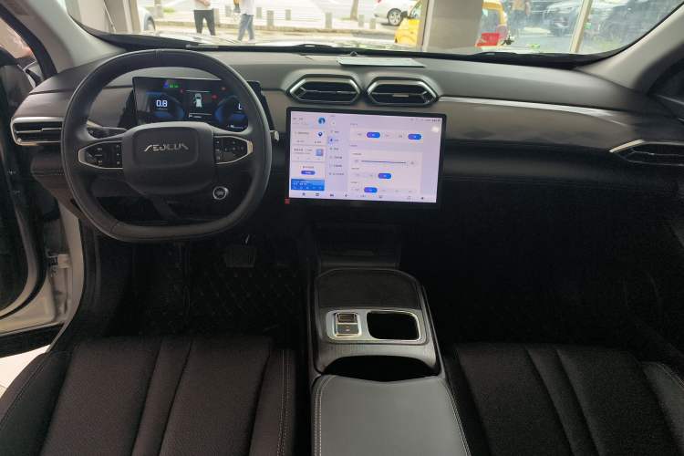 Used Dongfeng Aeolus Mage 2025 1.5T JingShang Edition Center Console