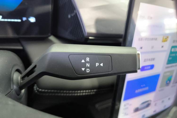 Used Dongfeng Aeolus Mage 2025 1.5T JingShang Edition Gear Lever