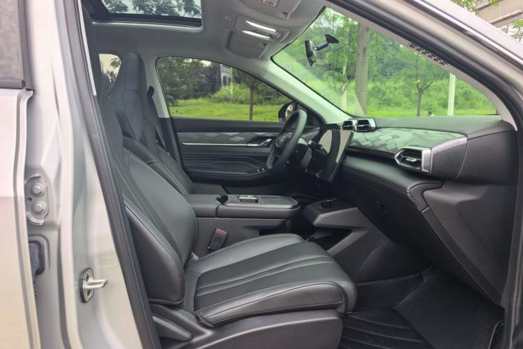 Used Dongfeng Aeolus Mage 2025 1.5T Luxury Version Interior 2