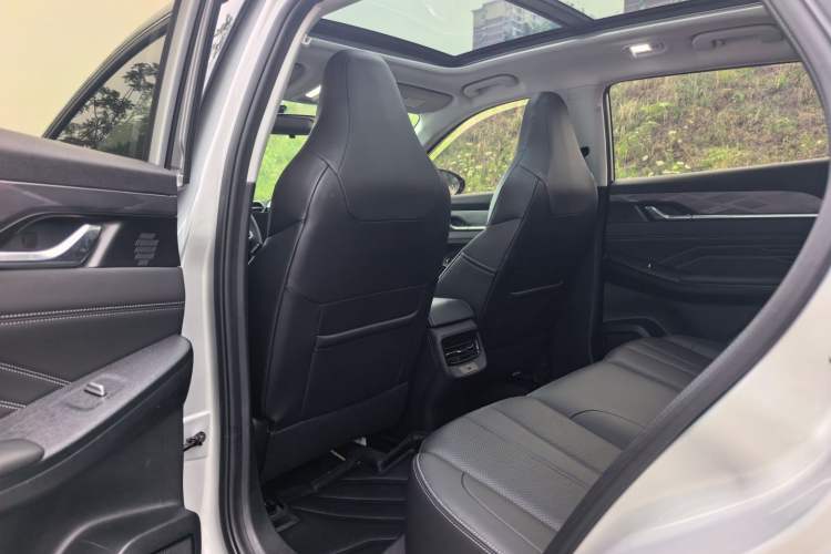 Used Dongfeng Aeolus Mage 2025 1.5T Luxury Version Interior 3