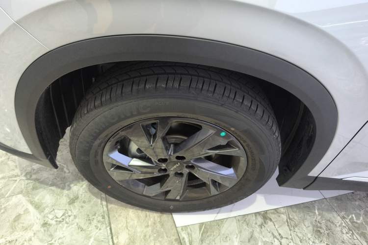 Used Dongfeng Aeolus Mage 2025 1.5T JingShang Edition Left Front Wheel Hub