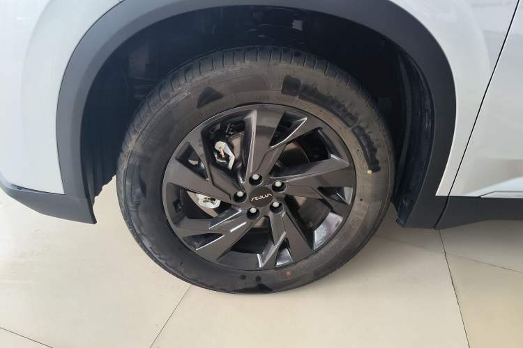 Used Dongfeng Aeolus Mage 2025 1.5T JingShang Edition Left Front Wheel Hub