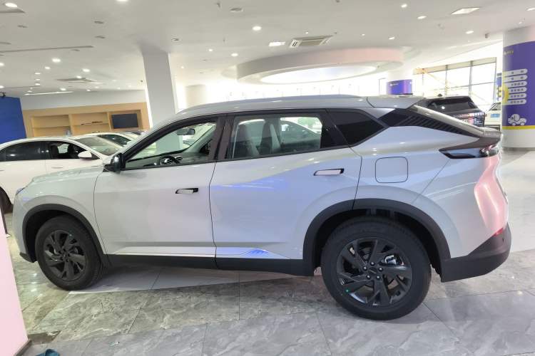 Used Dongfeng Aeolus Mage 2025 1.5T JingShang Edition Left Side