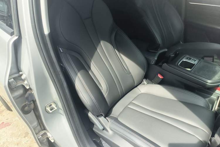 Used Dongfeng Aeolus Mage 2025 1.5T Luxury Version Right Front Seat