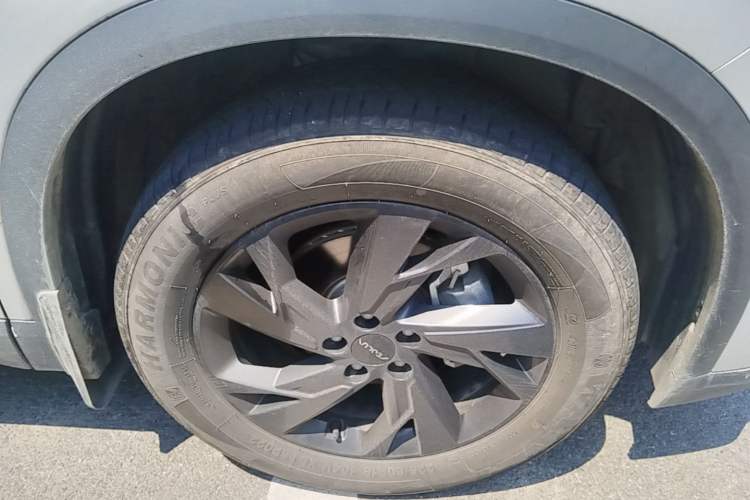 Used Dongfeng Aeolus Mage 2025 1.5T JingShang Edition Right Front Wheel Hub